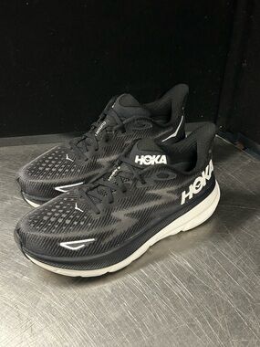 Hoka Clifton 9 Men Size 11